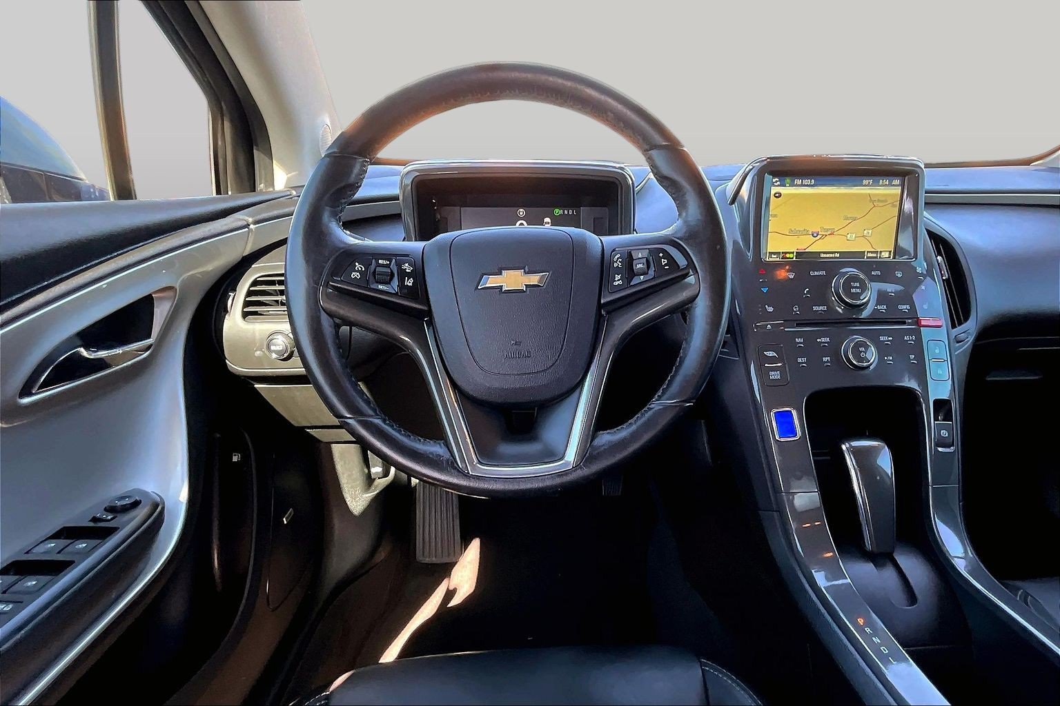 Used 2014 Chevrolet Volt Premium w/ Premium Trim Package FWD image 5