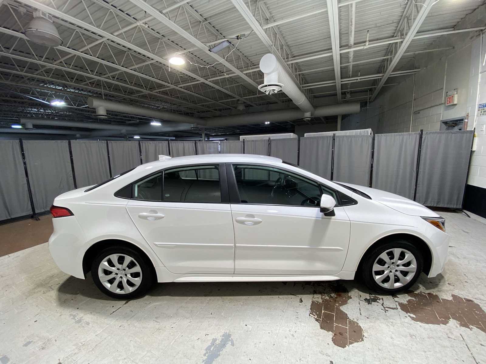 Used 2024 Toyota Corolla LE FWD image 27