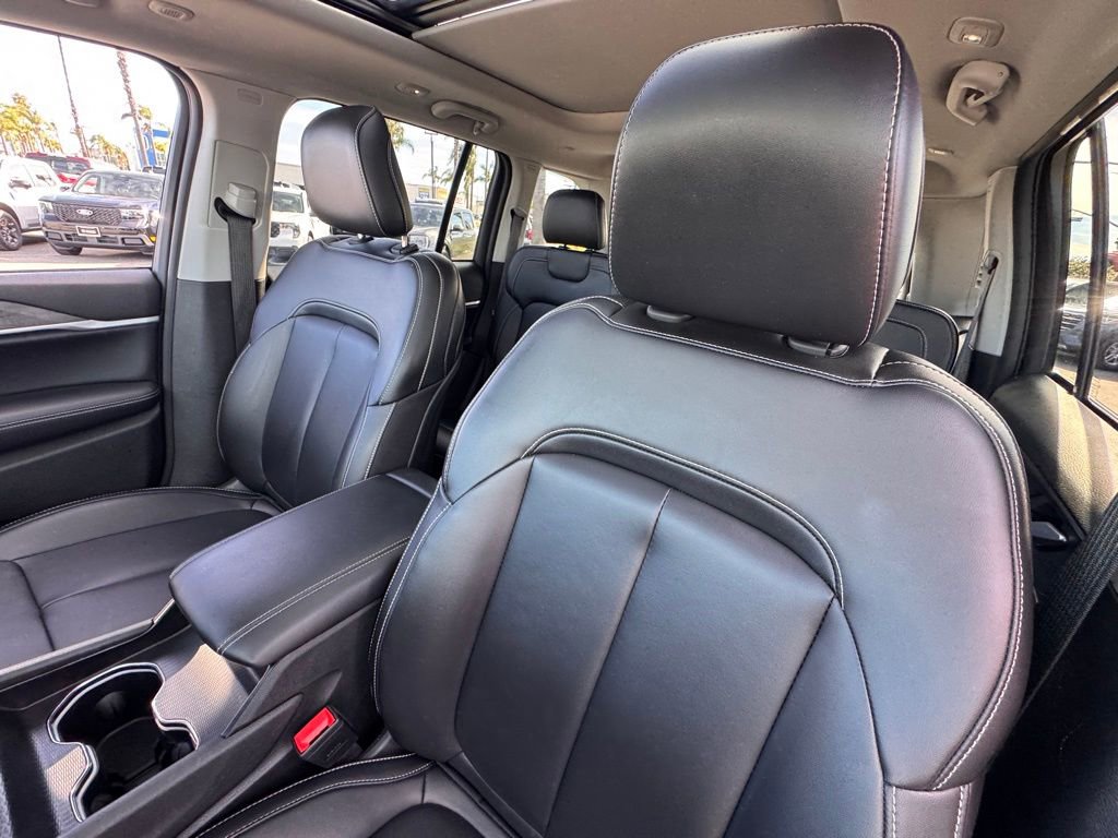 Used 2023 Jeep Grand Cherokee Limited w/ MOPAR Finishing Package image 19