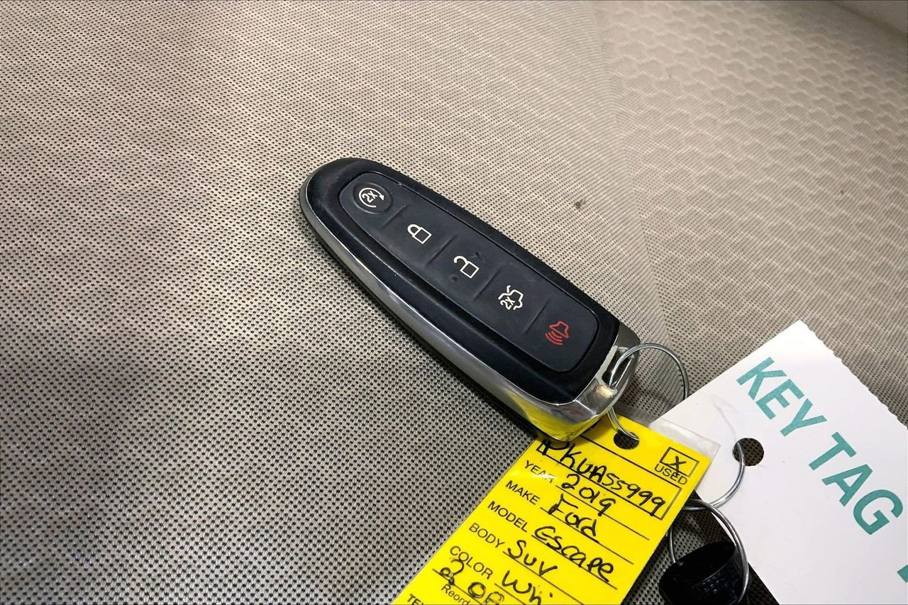 Used 2019 Ford Escape SE image 19