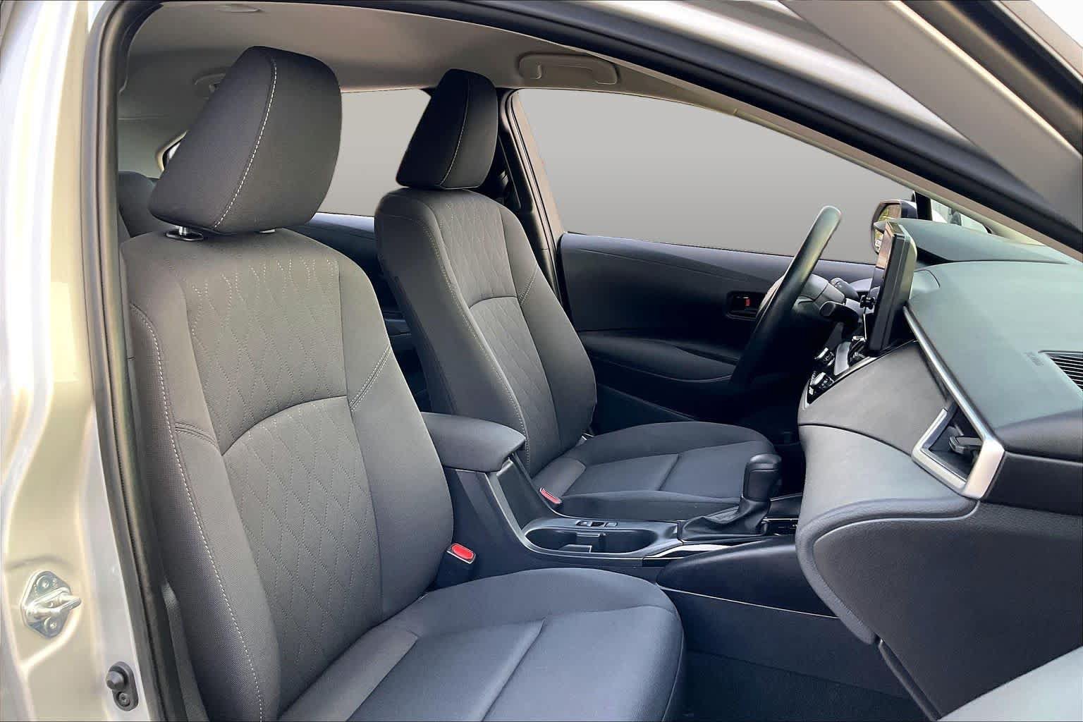 Used 2024 Toyota Corolla LE FWD image 9