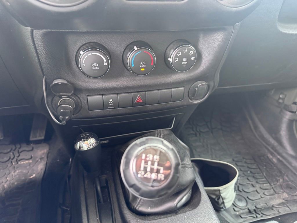 Used 2015 Jeep Wrangler Sport w/ Quick Order Package 23S AWD/4WD image 15