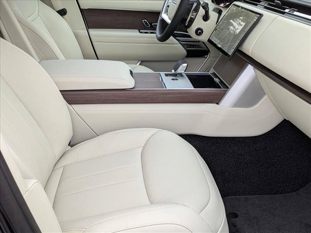 New 2026 Land Rover Range Rover Long Wheelbase SE AWD/4WD image 18