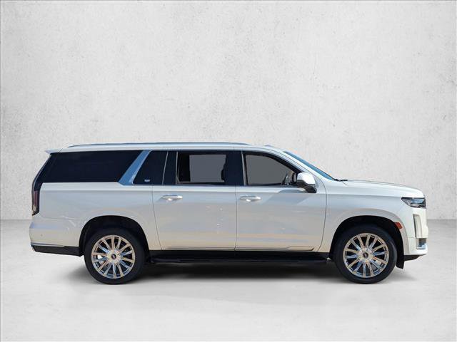 Used 2023 Cadillac Escalade ESV Premium Luxury image 4