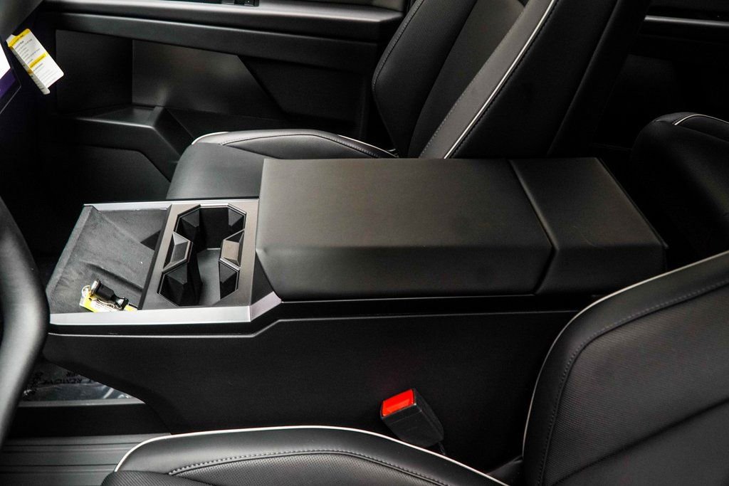 Used 2025 Tesla Cybertruck AWD Crew Cab image 27