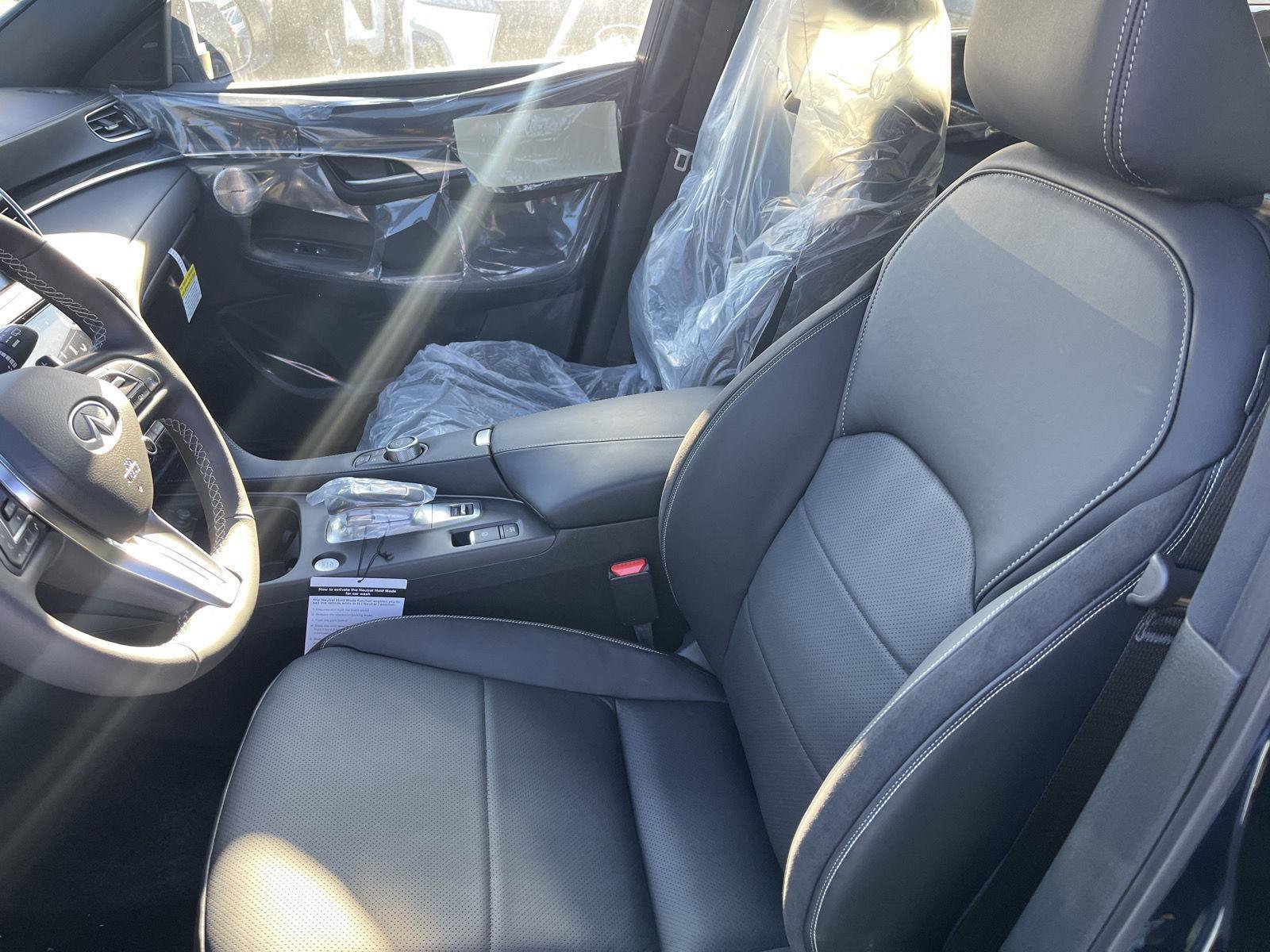 New 2025 INFINITI QX50 Sport image 9