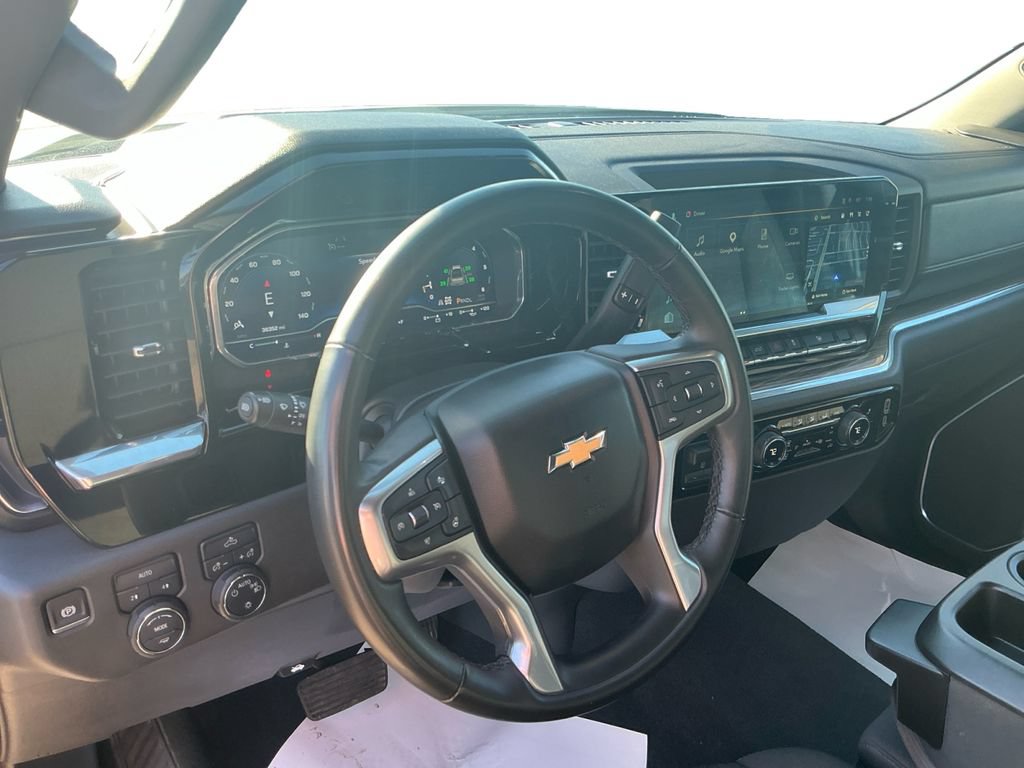 Used 2025 Chevrolet Silverado 1500 LT AWD/4WD image 24