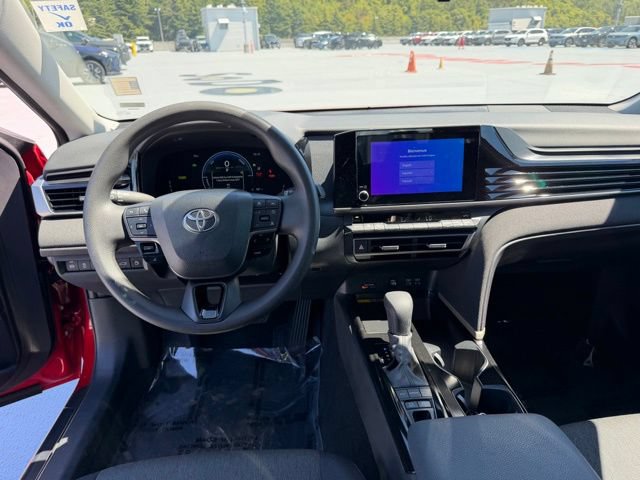 Used 2025 Toyota Camry LE FWD image 12