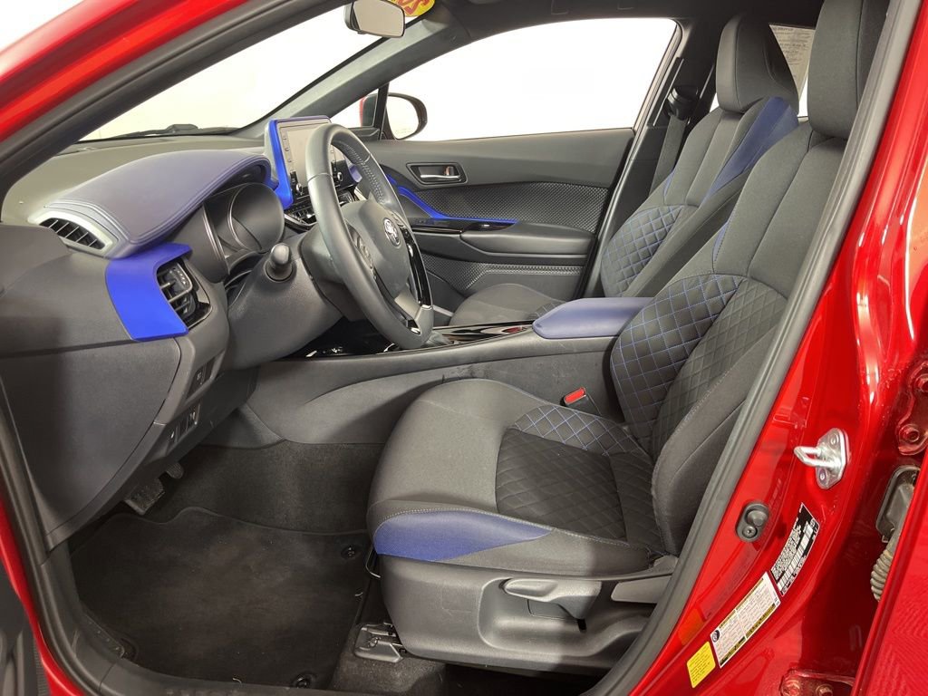 Used 2020 Toyota C-HR XLE image 19