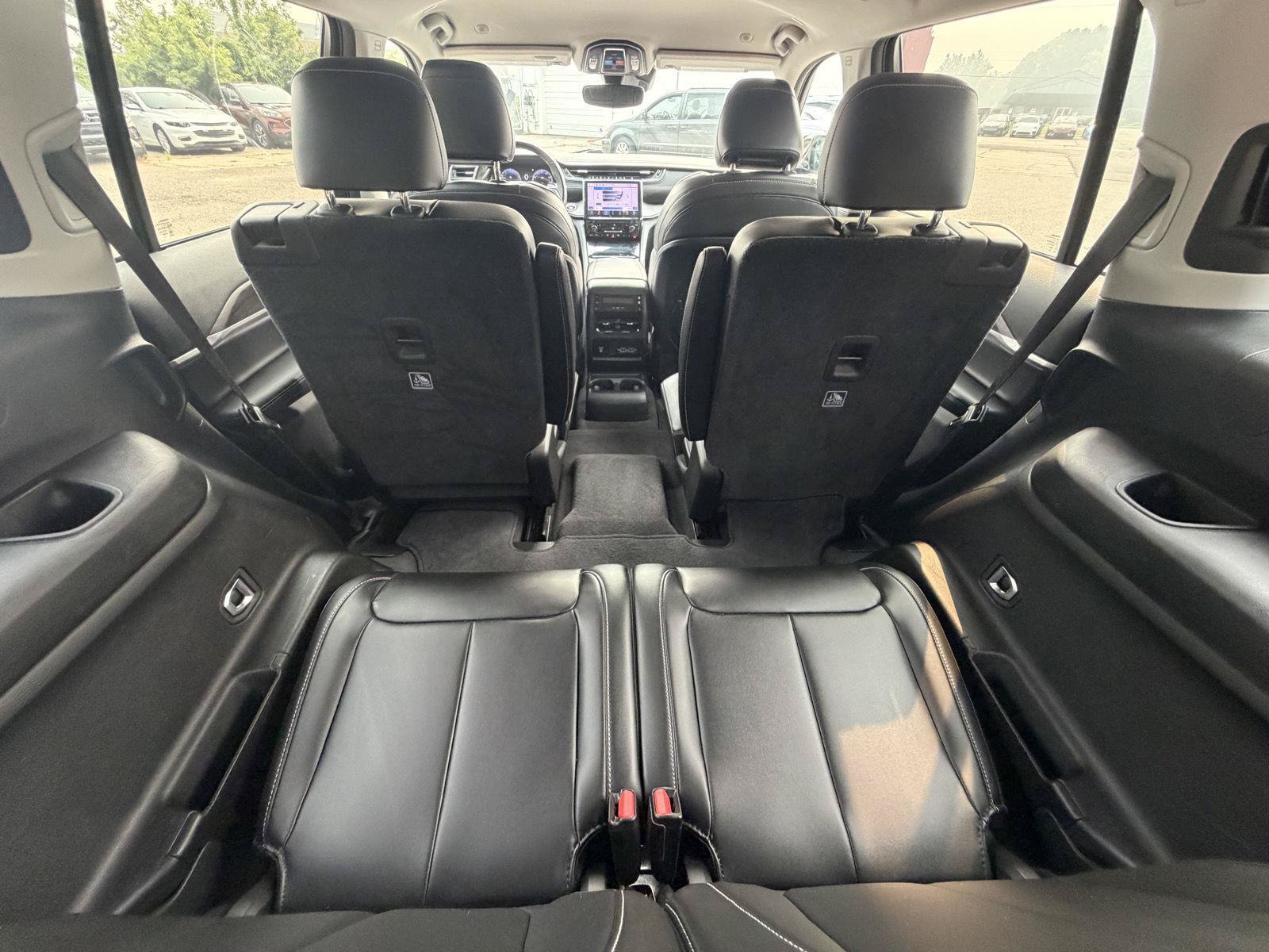 Used 2021 Jeep Grand Cherokee L Limited AWD/4WD image 30