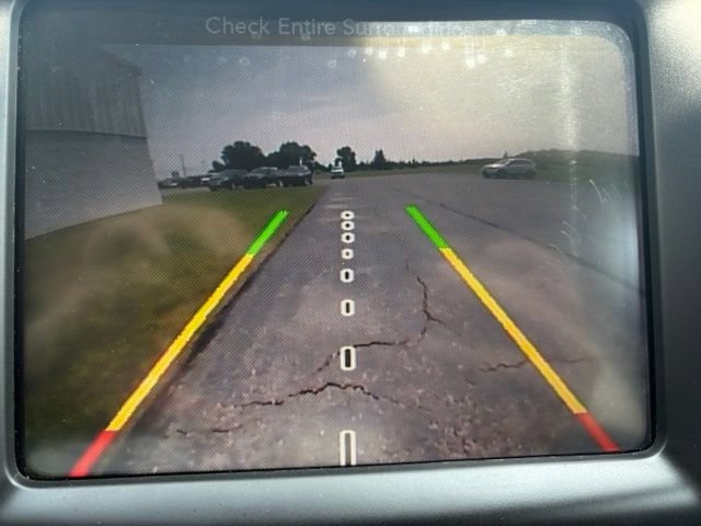 Used 2017 Jeep Cherokee Latitude w/ Cold Weather Group AWD/4WD image 4