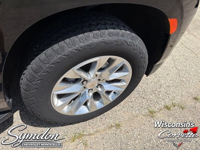 Used 2023 Chevrolet Suburban Premier AWD/4WD image 27