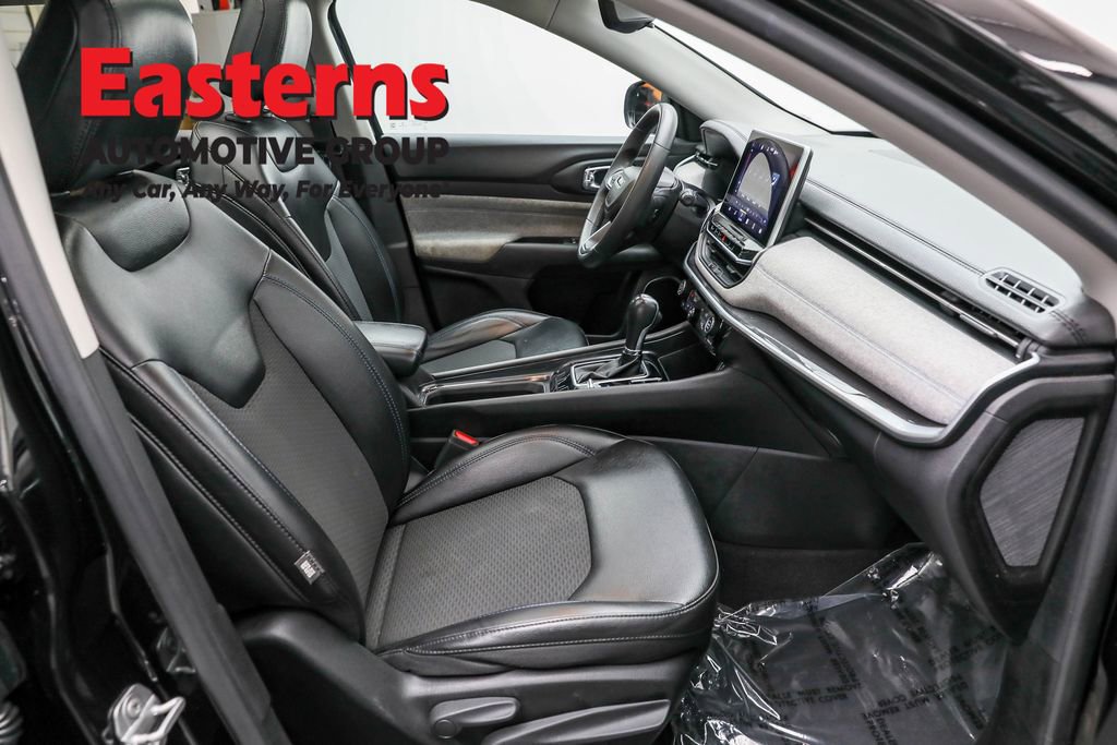 Used 2022 Jeep Compass Latitude w/ Sun and Sound Group image 23