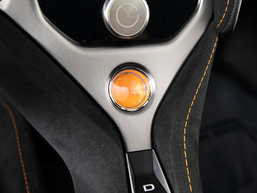Used 2025 McLaren 750S image 22