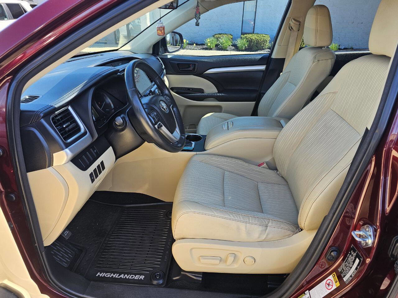 Used 2014 Toyota Highlander Plus FWD image 18