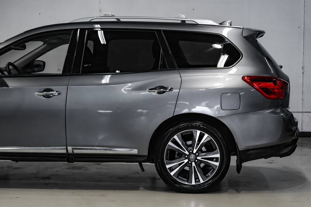 Used 2020 Nissan Pathfinder Platinum FWD image 17