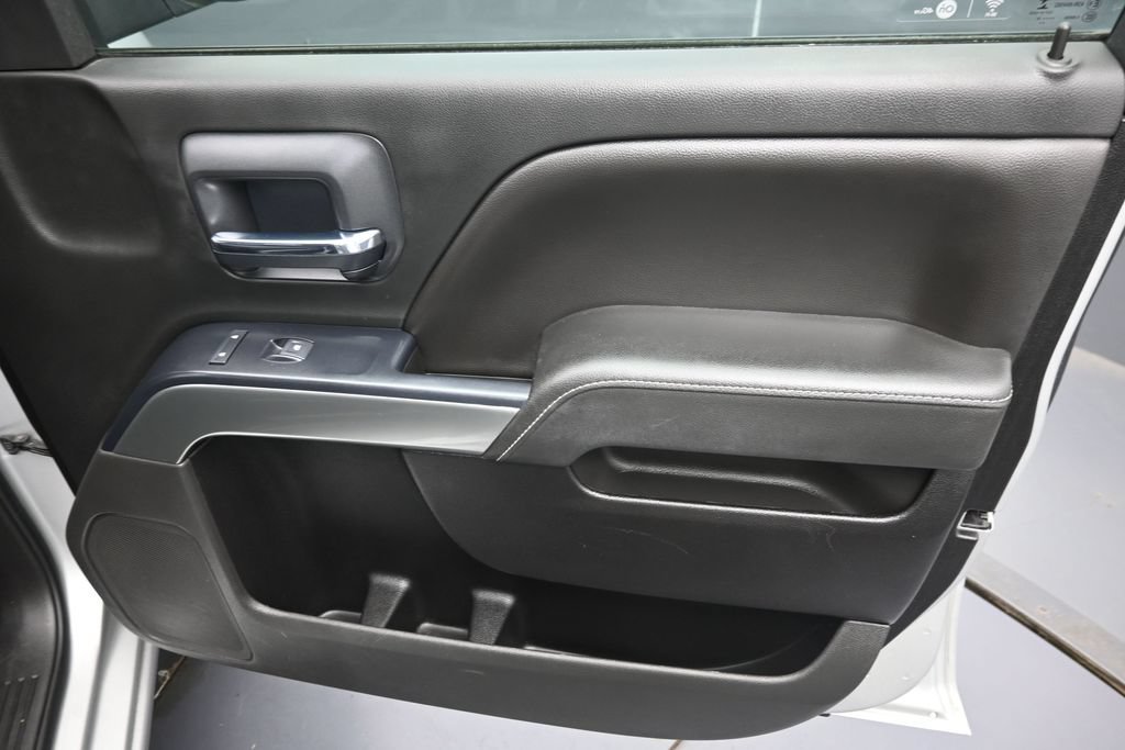 Used 2018 Chevrolet Silverado 1500 LT w/ All Star Edition AWD/4WD image 28