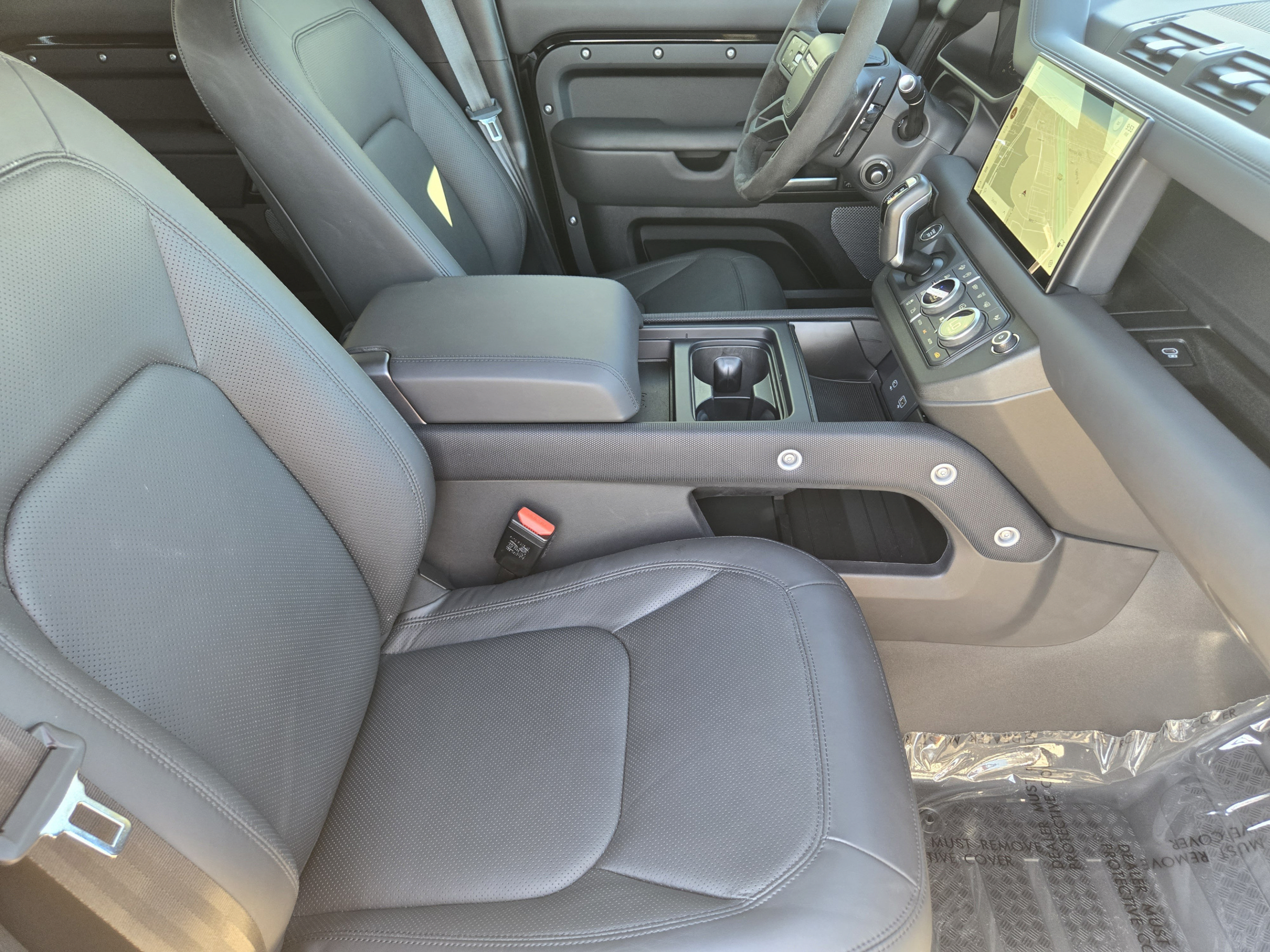Certified 2024 Land Rover Defender 110 V8 AWD/4WD image 9