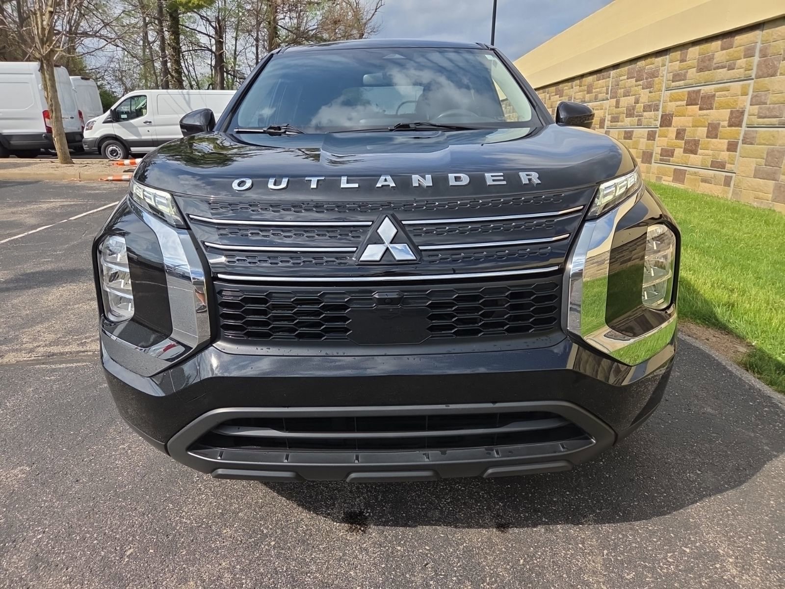 Used 2024 Mitsubishi Outlander ES image 4