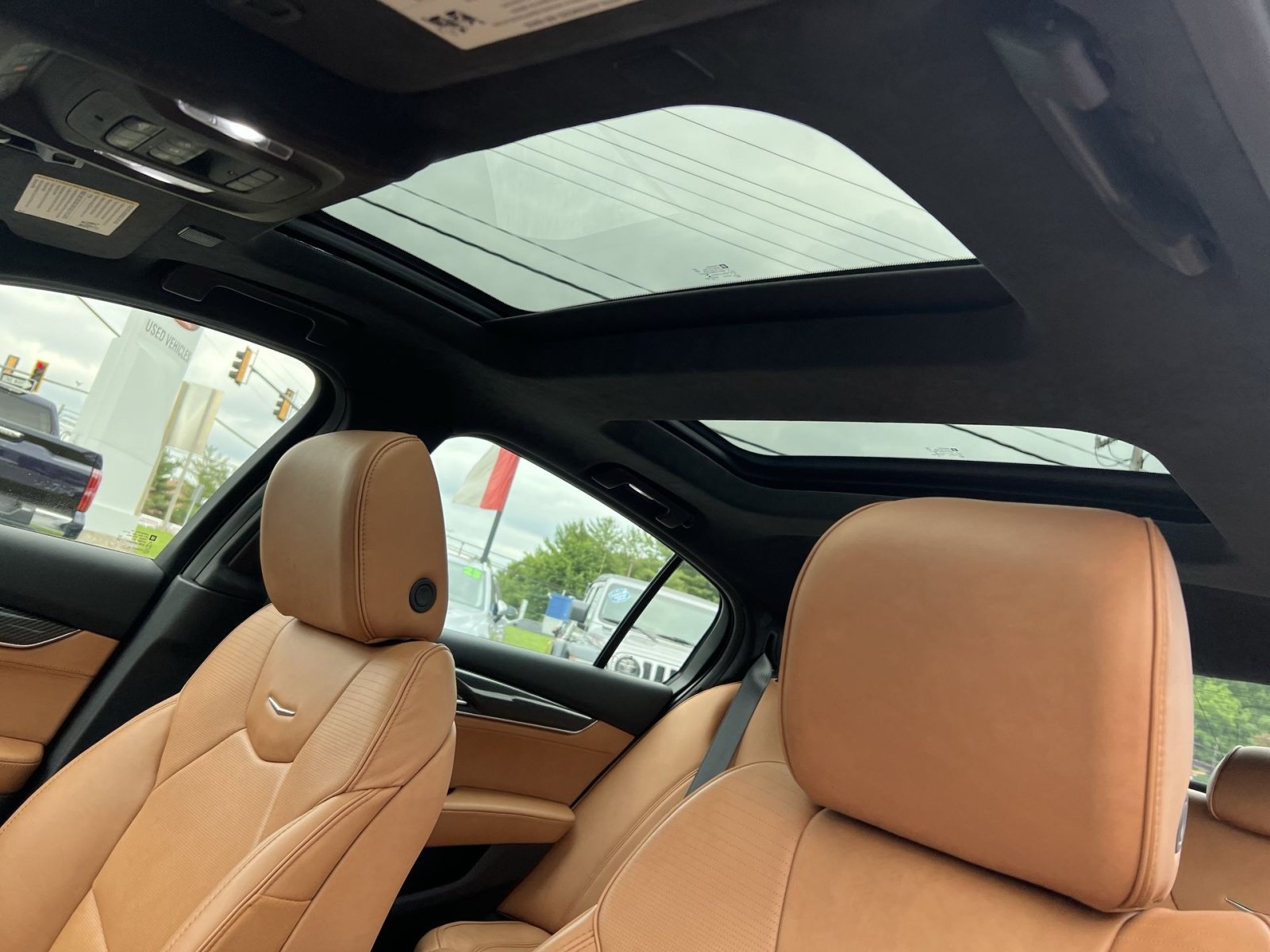 Used 2023 Cadillac CT5 V w/ Platinum Package RWD image 24