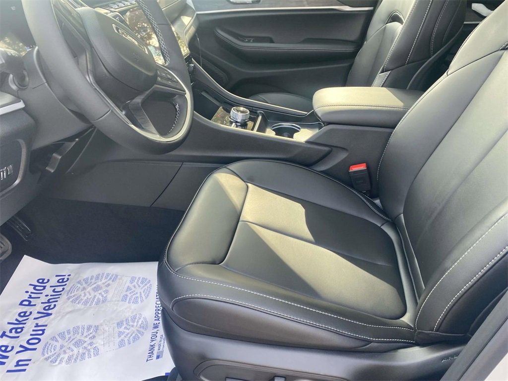 New 2025 Jeep Grand Cherokee L Limited image 42