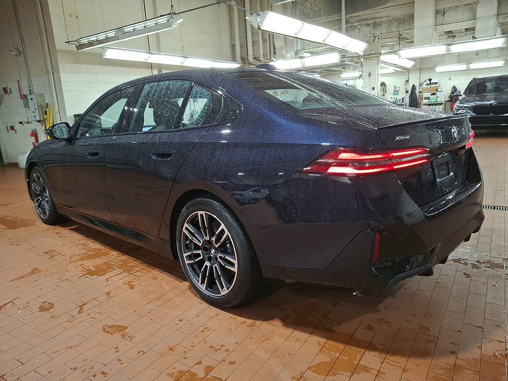 Used 2025 BMW 530i xDrive w/ M Sport Package image 6