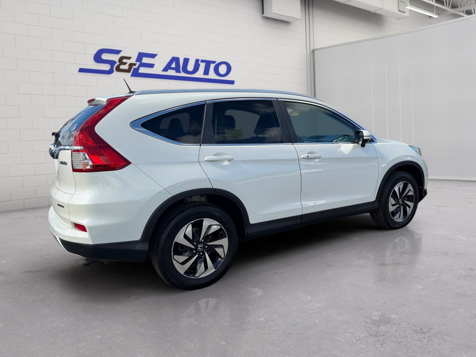 Used 2015 Honda CR-V Touring image 4