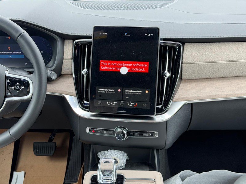 New 2026 Volvo XC90 B6 Plus w/ Protection Package Premier AWD/4WD image 7