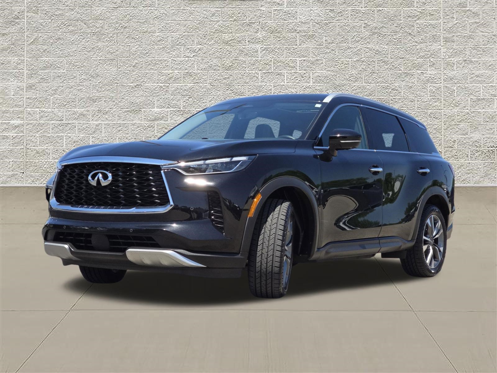 Used 2023 INFINITI QX60 Luxe AWD/4WD image 3