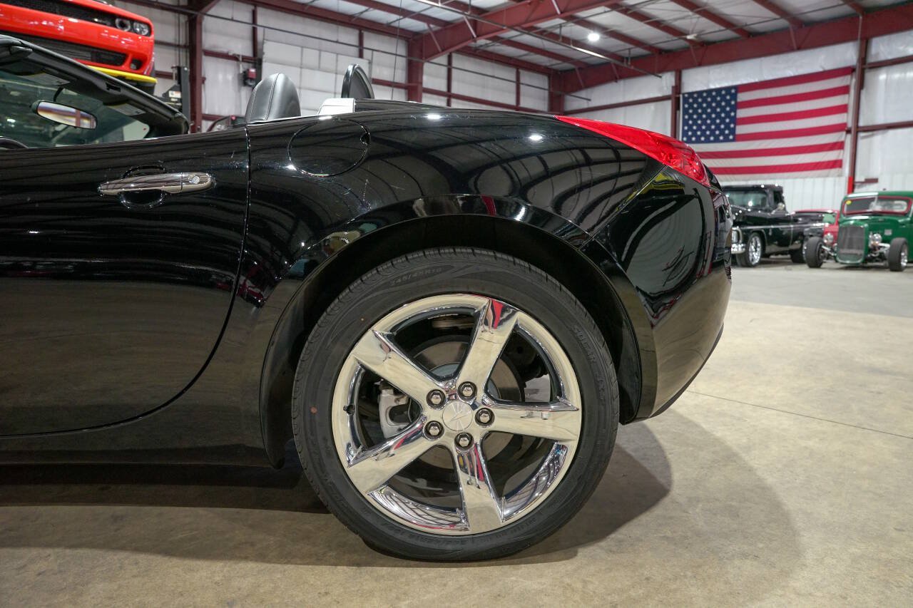 Used 2006 Pontiac Solstice Convertible w/ Premium Package RWD image 5