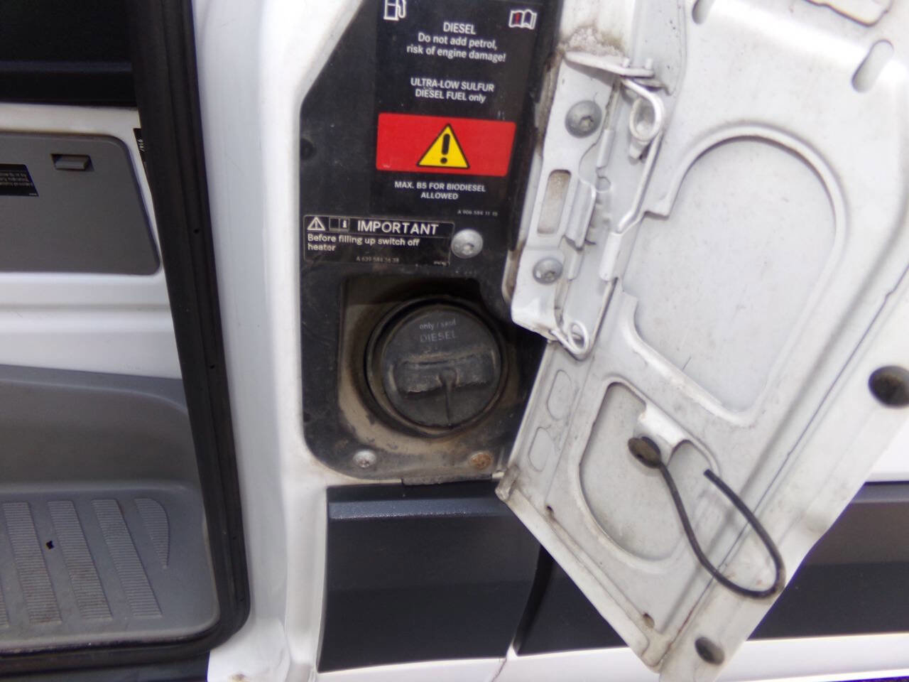 Used 2014 Mercedes-Benz Sprinter 2500 image 51