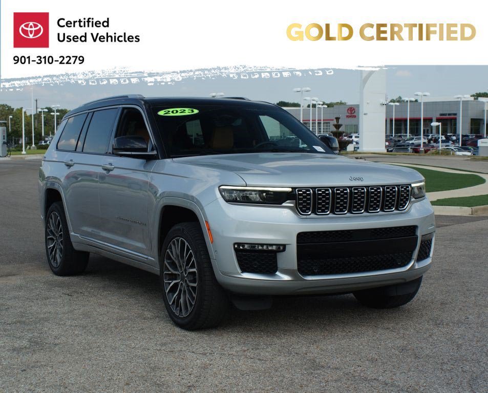 Used 2023 Jeep Grand Cherokee L Summit AWD/4WD image 2