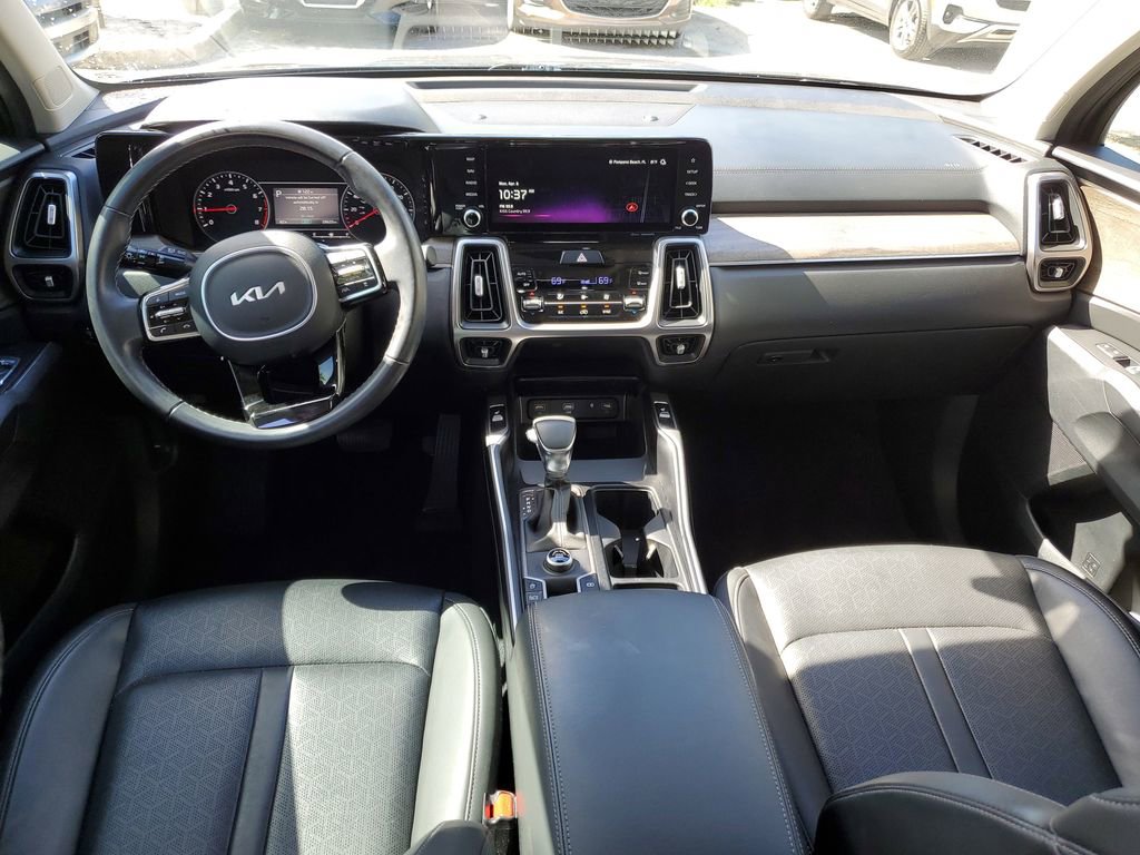 Certified 2023 Kia Sorento EX w/ Panoramic Sunroof Package image 12
