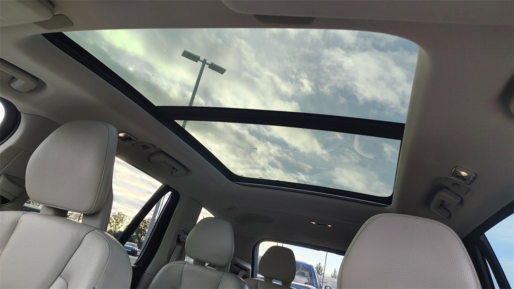 Certified 2022 Volvo XC90 T8 Inscription Expression w/ Advanced Package image 27