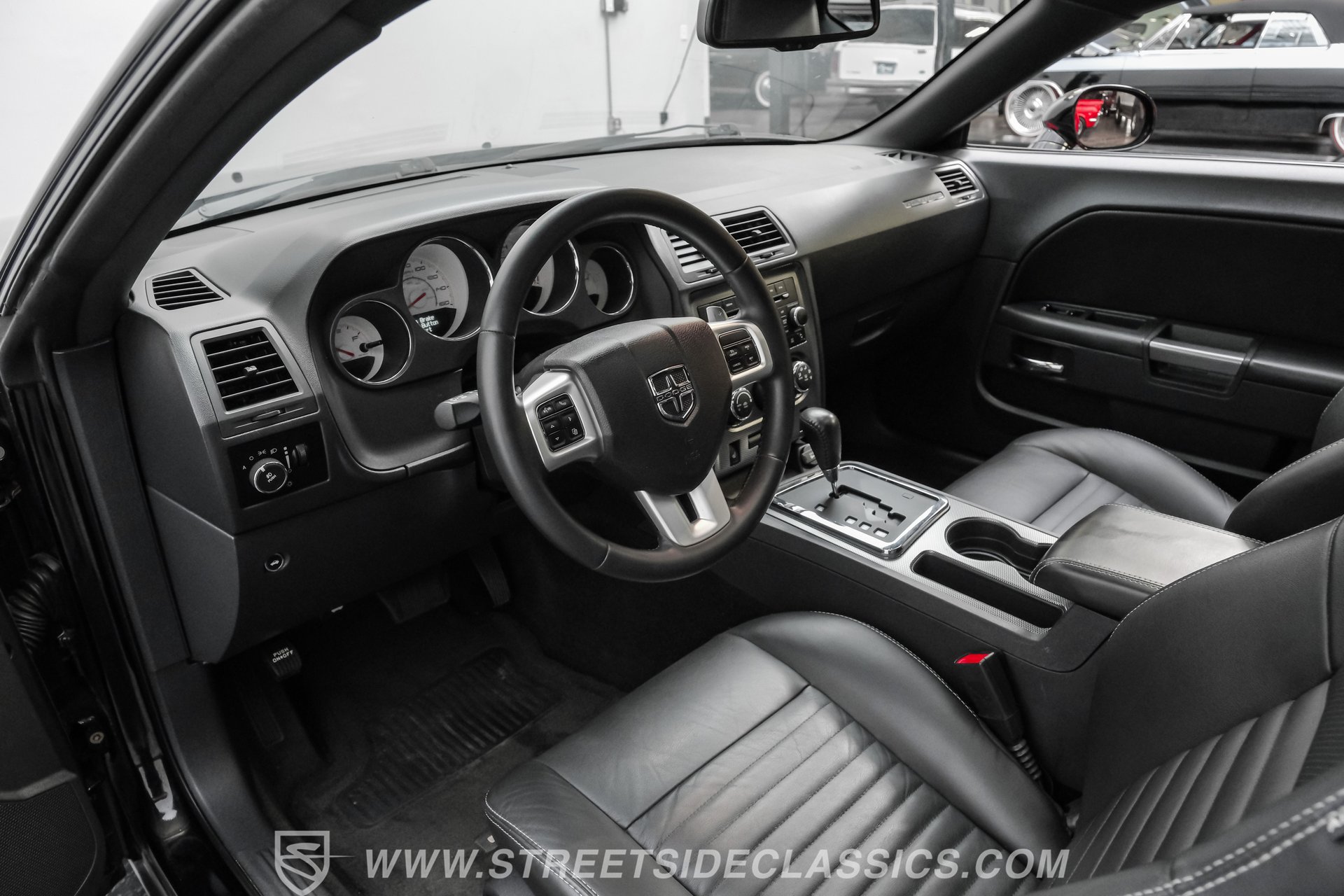Used 2012 Dodge Challenger R/T RWD image 4