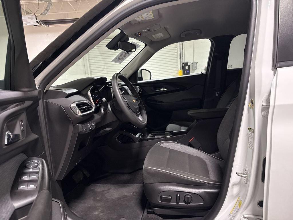 Used 2022 Chevrolet TrailBlazer LT AWD/4WD image 19