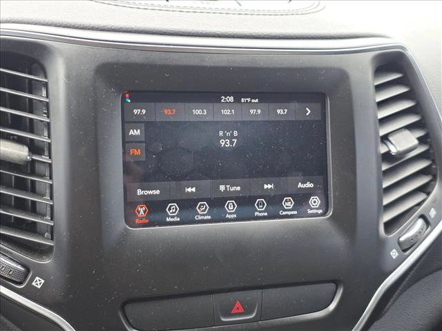 Used 2019 Jeep Cherokee Latitude w/ Popular Appearance Group image 11
