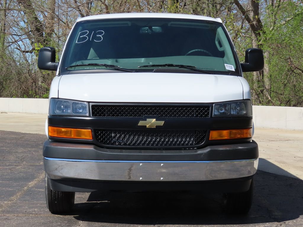 New 2026 Chevrolet Express 3500 Extended RWD image 14