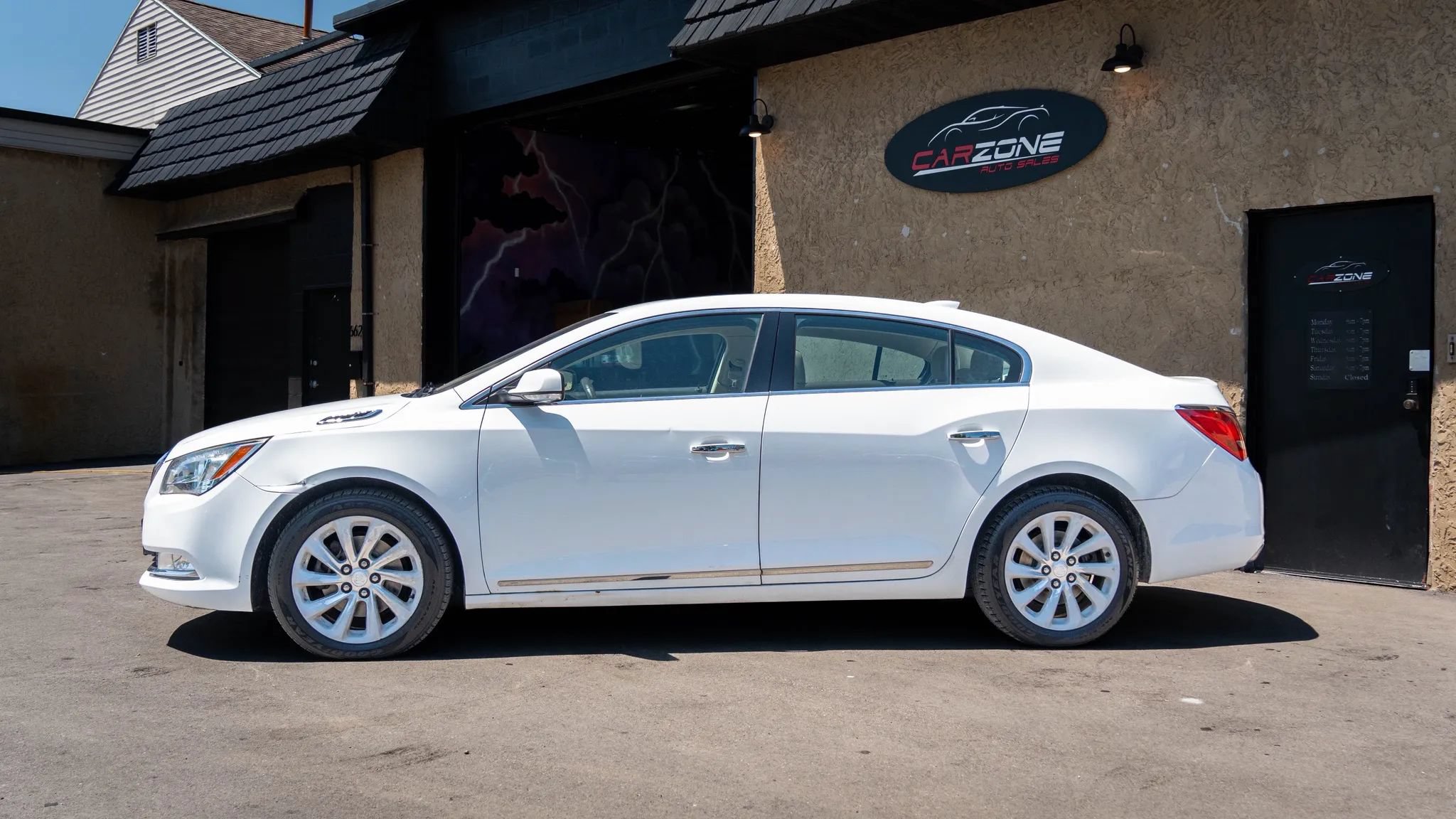 Used 2016 Buick LaCrosse Leather w/ Experience Buick Package FWD image 2