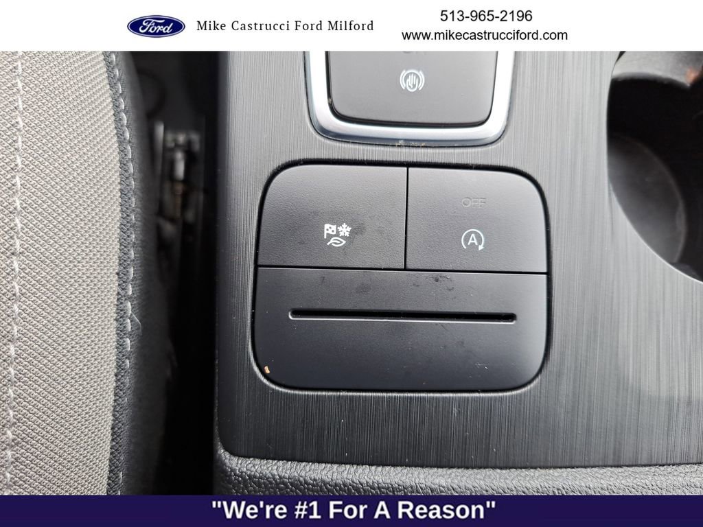 Used 2020 Ford Escape SE image 16