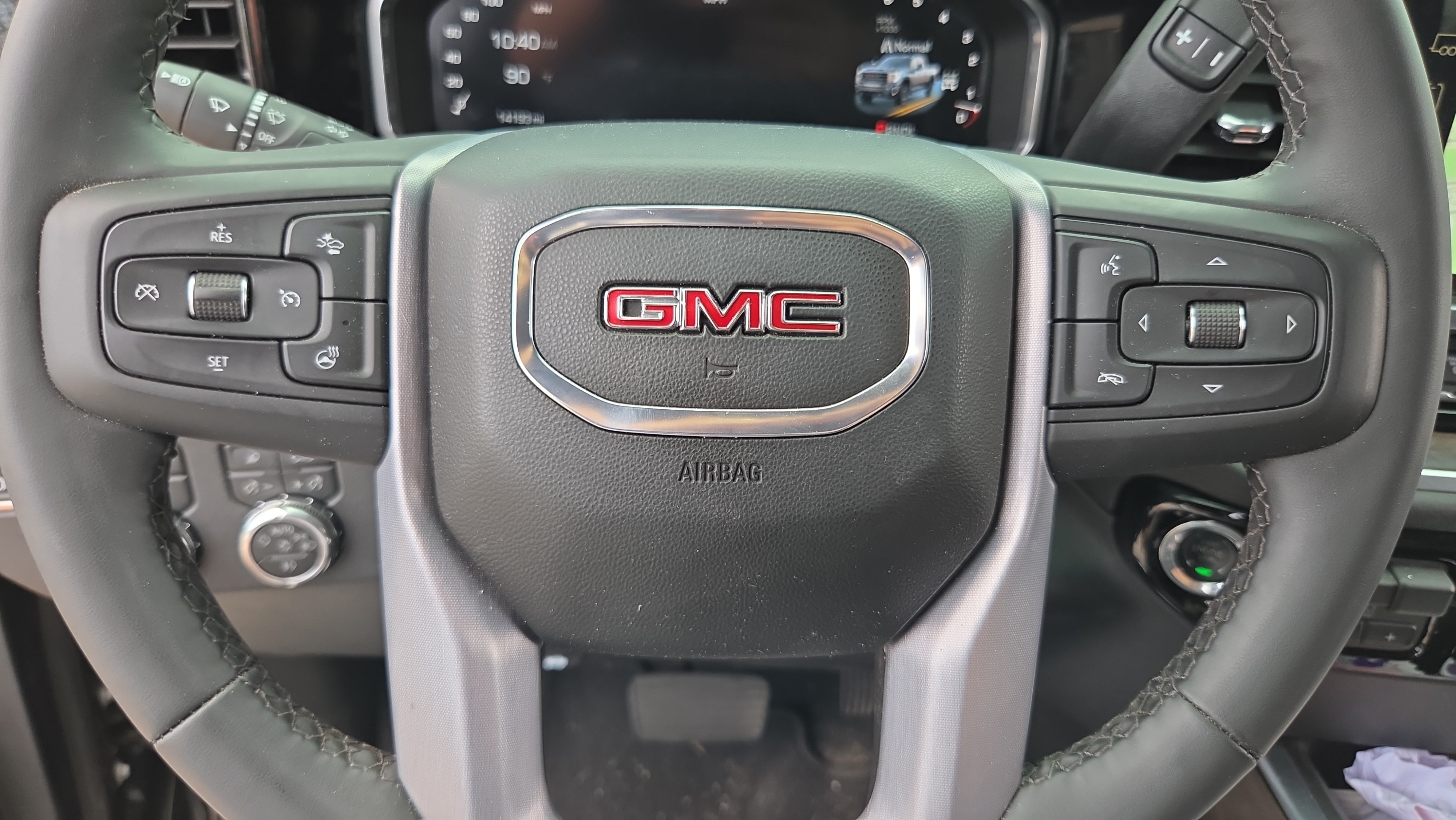 Used 2026 GMC Sierra 3500 SLT w/ SLT Convenience Package AWD/4WD image 20