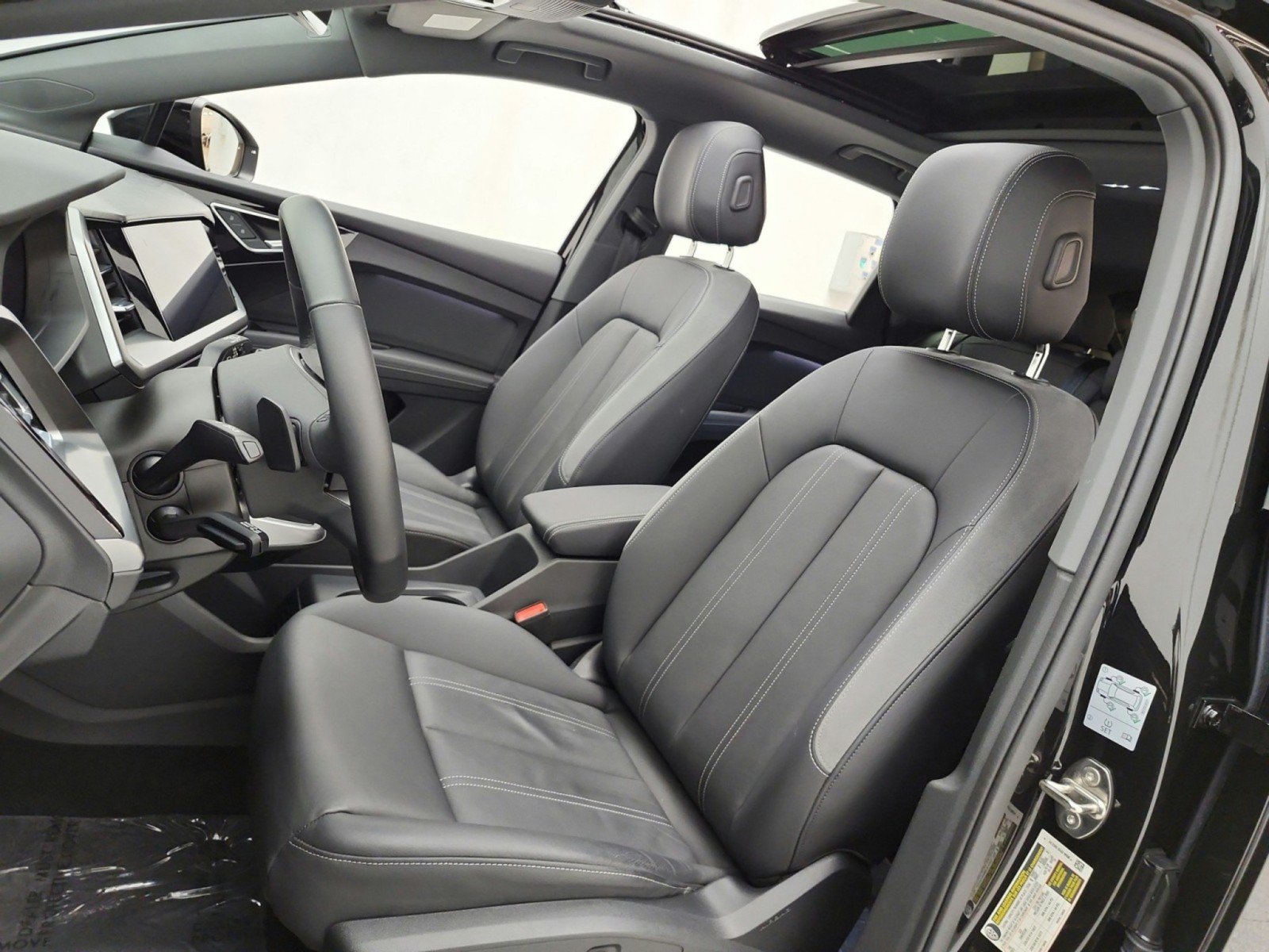 Used 2024 Audi Q4 e-tron Premium AWD/4WD image 10