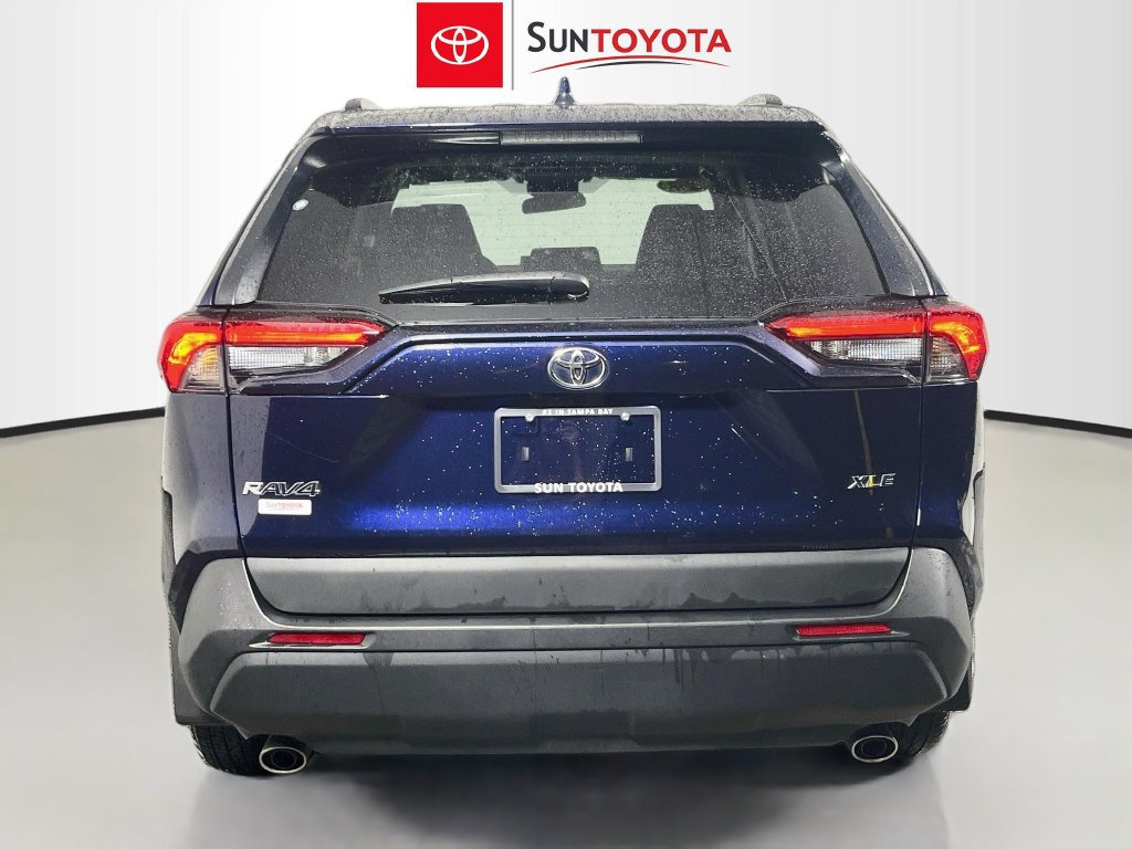 Used 2024 Toyota RAV4 XLE w/ Convenience Package FWD image 5