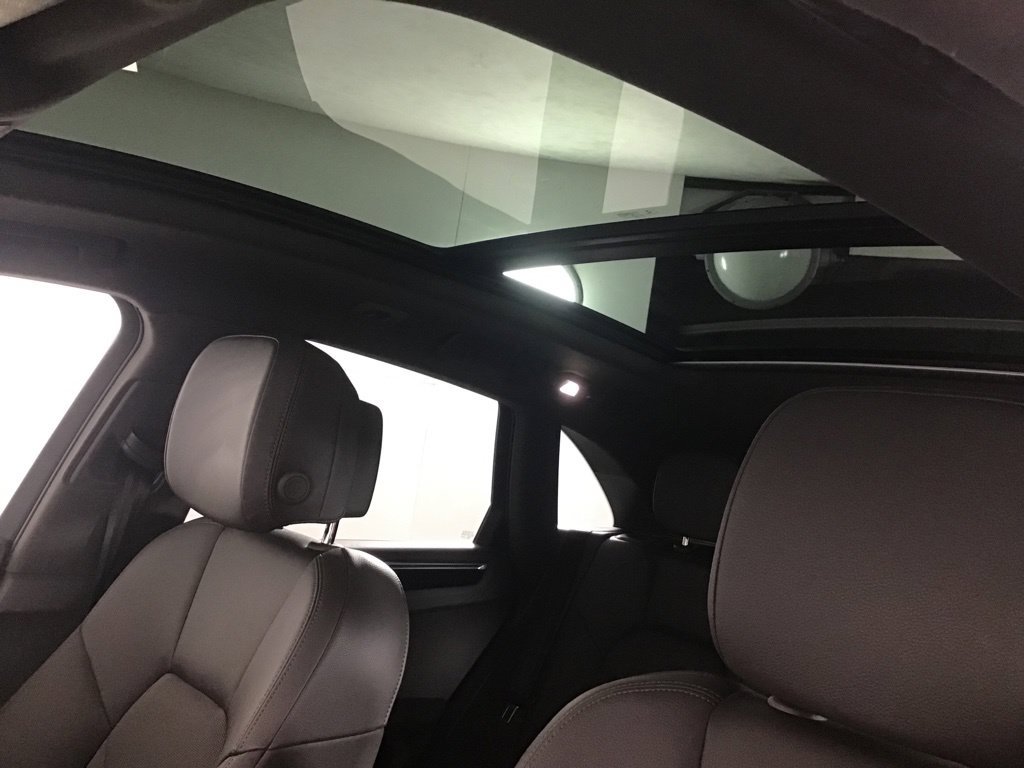 Certified 2023 Porsche Macan Turbo AWD/4WD image 29