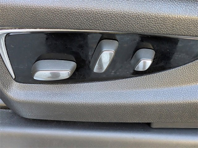 Used 2015 Cadillac Escalade Premium image 21