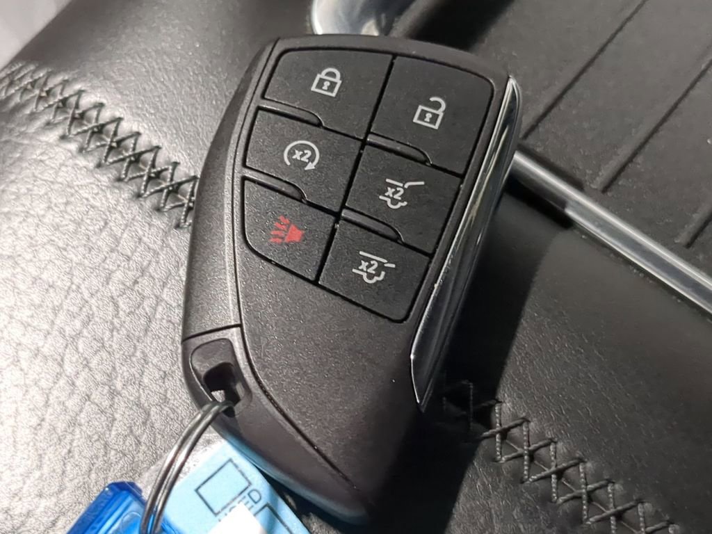 Used 2023 GMC Yukon XL Denali AWD/4WD image 33