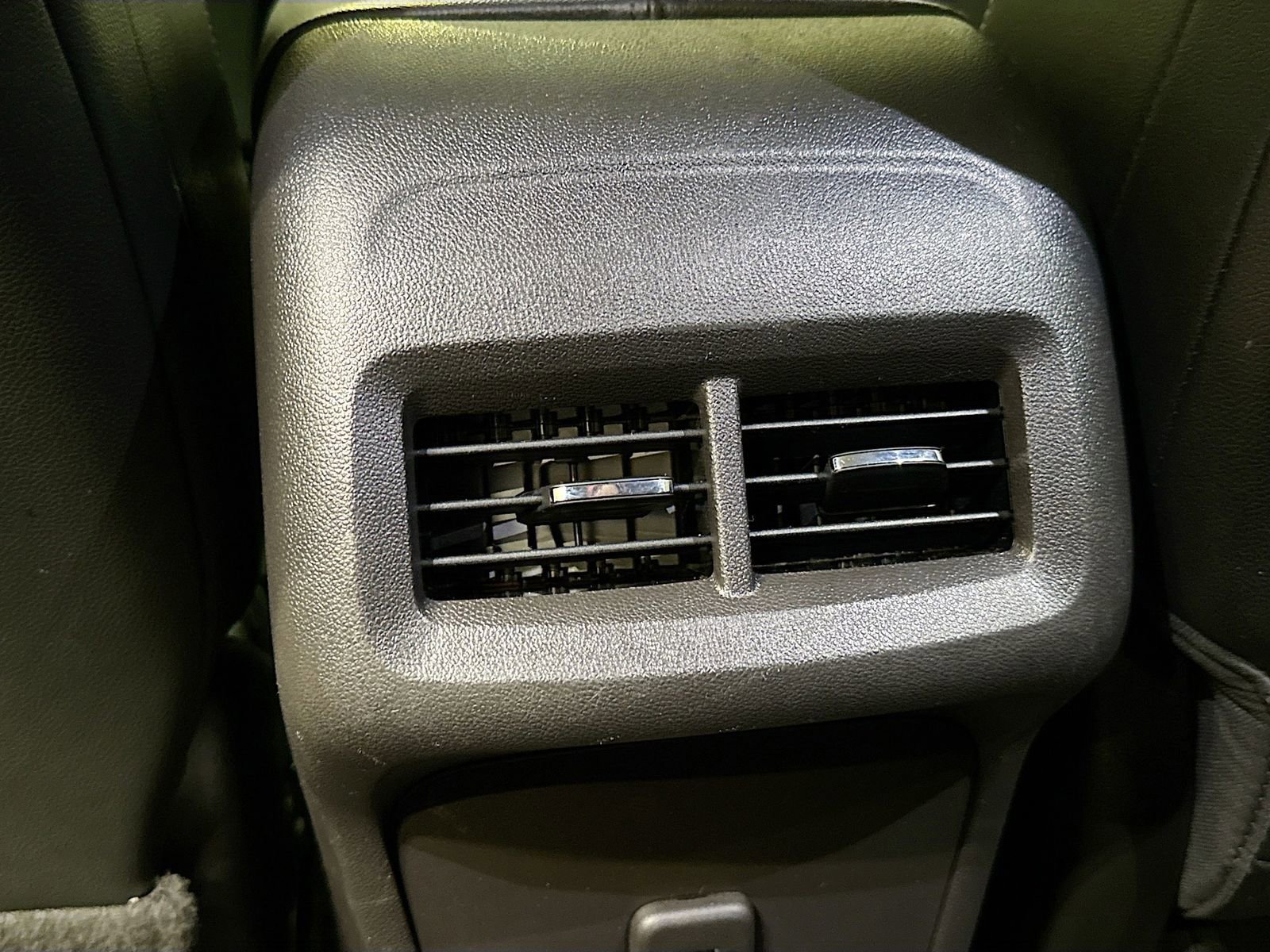 Used 2024 GMC Terrain SLT AWD/4WD image 26