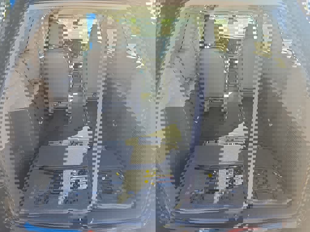 Used 2020 Toyota Sienna L image 10