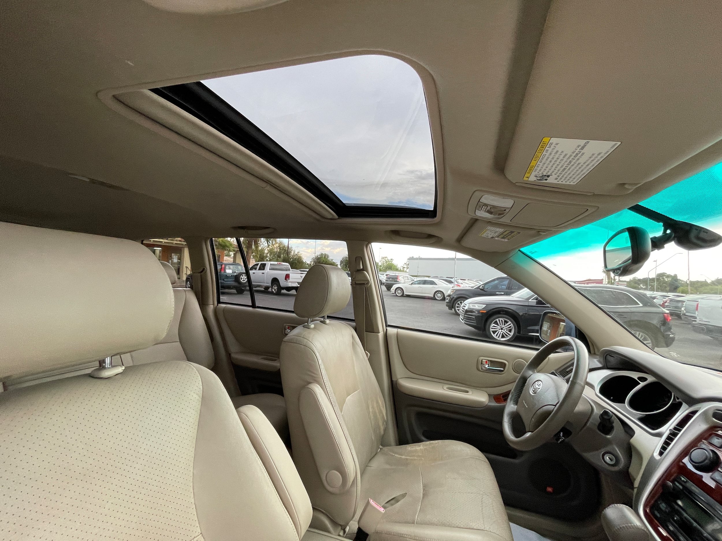 Used 2005 Toyota Highlander 2WD V6 w/ 3rd Row image 25