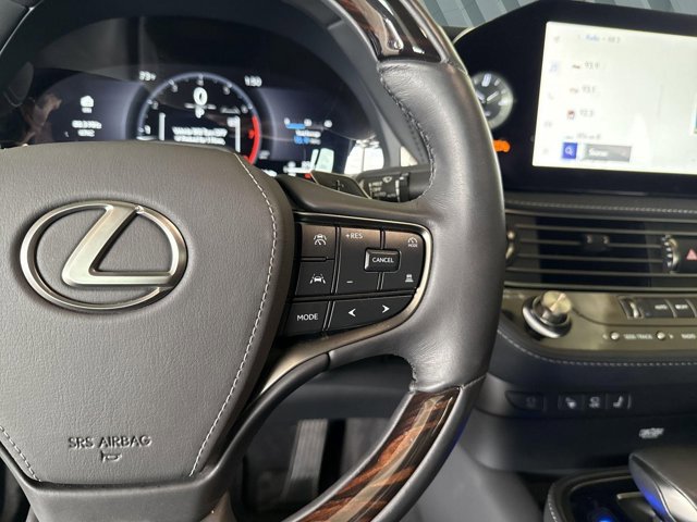 Certified 2025 Lexus LS 500 w/ Interior Upgrade Package image 25